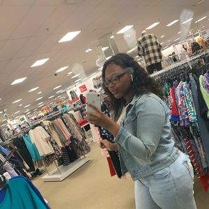 Meet your Posher, Shakayla